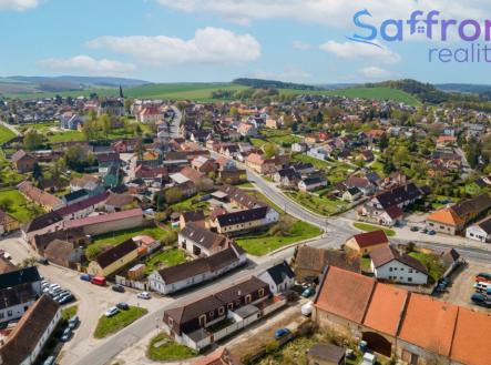 Letecký záběr Litic | Prodej - dům/vila, 45 m²