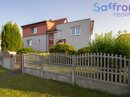 Pohled na dům | Prodej - dům/vila, 220 m²