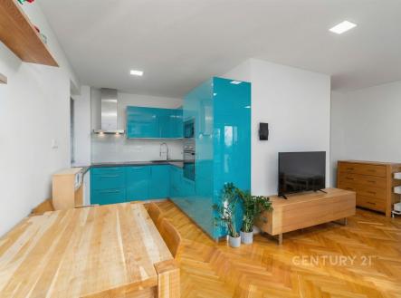 . | Pronájem bytu, 4+kk, 72 m²