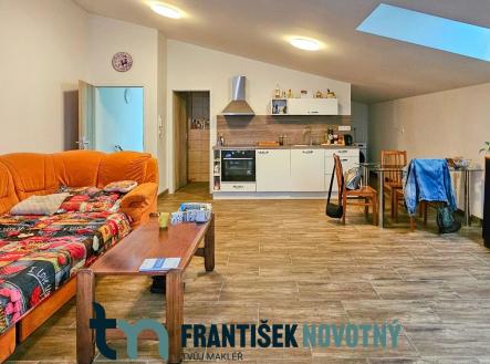 ateliér Horova 9 (3) | Pronájem bytu, 1+kk, 52 m²