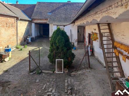 dji_fly_20260409_160752_0132_1775743824748_photo_beautify | Prodej - hotel, 191 m²