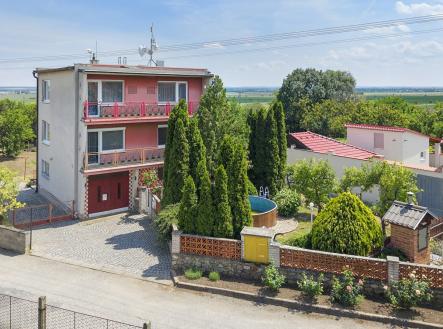 dům (1) | Prodej - dům/vila, 197 m²