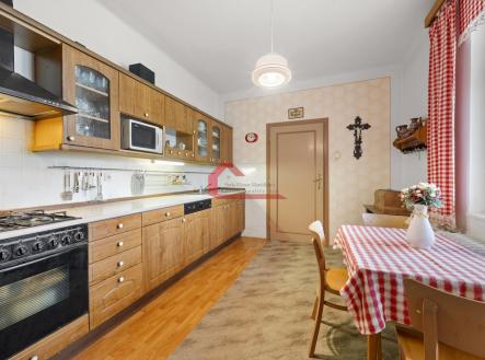 foto: 3 | Prodej - dům/vila, 196 m²
