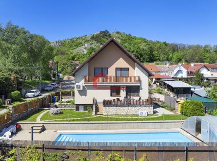 foto: 1 | Prodej - dům/vila, 201 m²