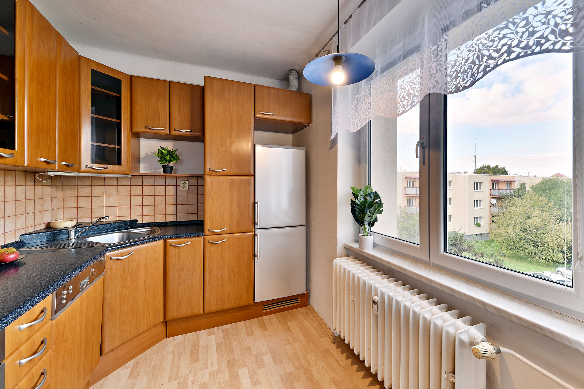 Dlouhodobý pronájem bytu 2+kk, 53m², balkon 3m², sklep 4m², OV, Praha Kbely.