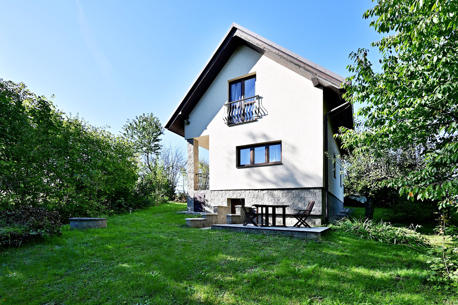 Prodej domu o celkové ploše 156m², pozemek 441m², sklep, studna, zahradní domek, Stříbrná Skalice.