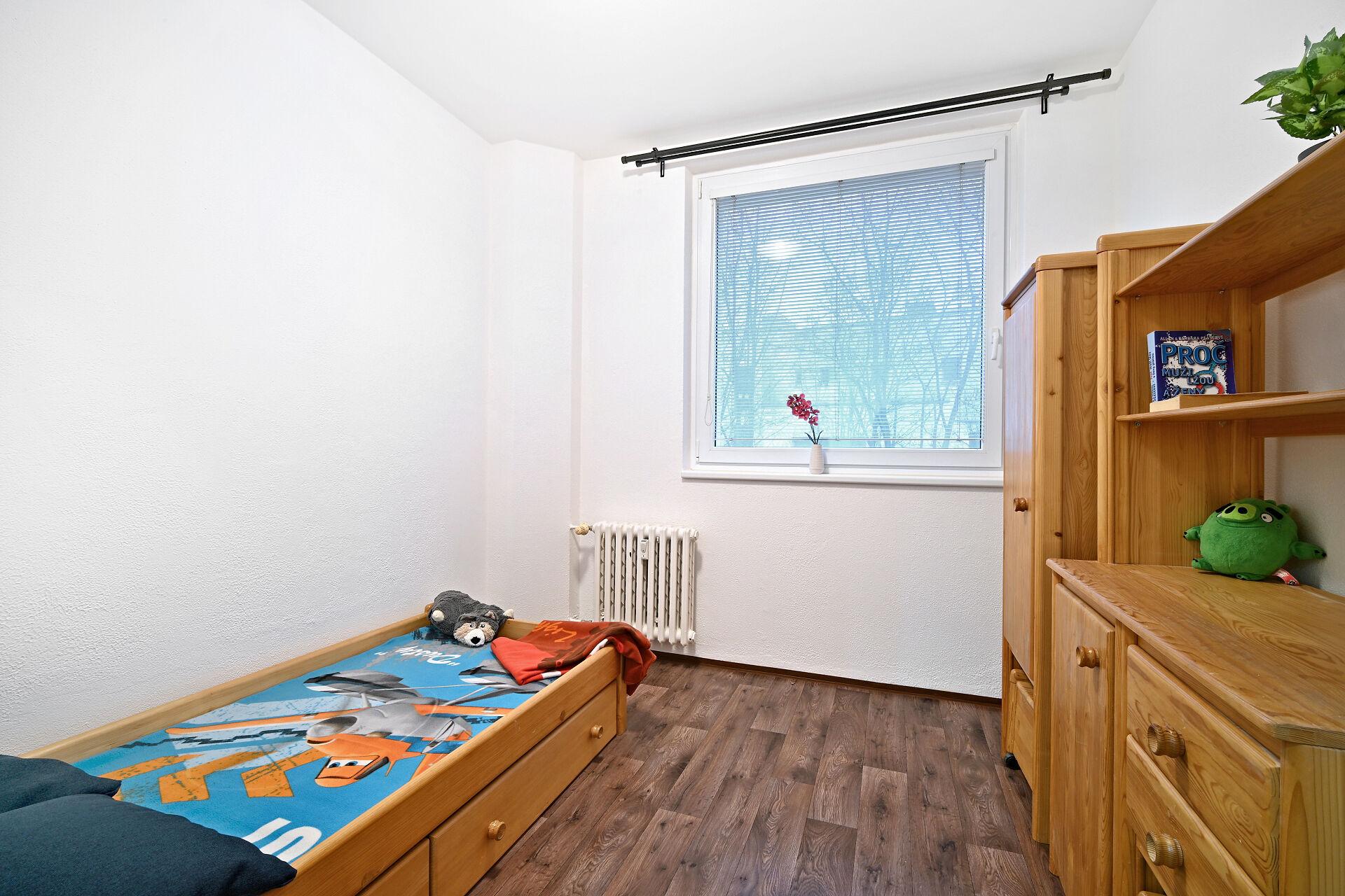 Pronájem bytu 3+1, 69 m², včetně zasklené lodžie, plus sklep 6 m², výtah, OV, Praha Hlubočepy.