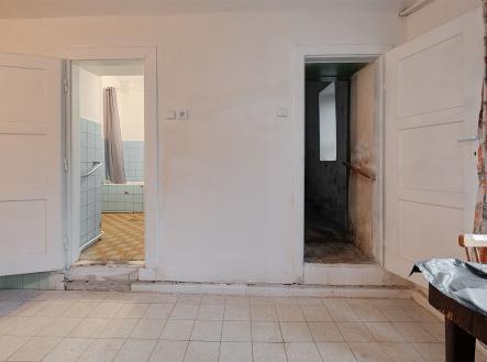 . | Prodej - komerční objekt, průmyslový areál, 1 000 m²