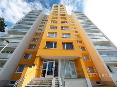 . | Pronájem bytu, 3+kk, 81 m²