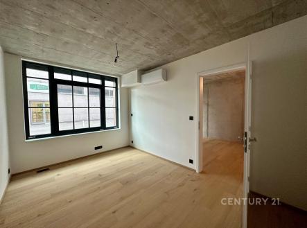 . | Prodej - kanceláře, 63 m²