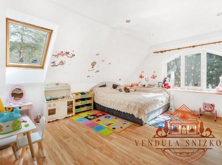 dětský pokoj v patře | Prodej - dům/vila, 180 m²