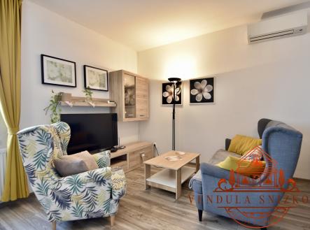 obývací část | Prodej bytu, 1+kk, 37 m²