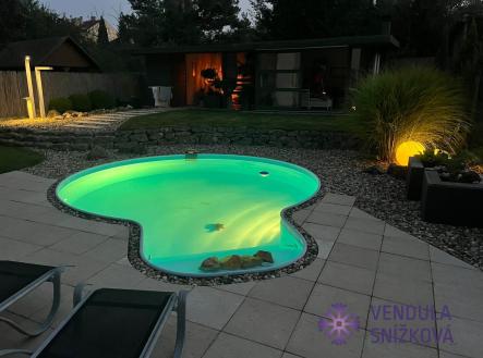 bazén | Prodej - obchodní prostor, 219 m²