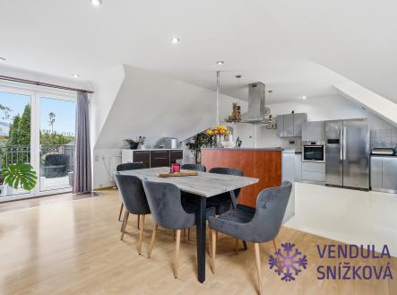 jídelna, kuchyně - podkroví | Prodej - dům/vila, 533 m²