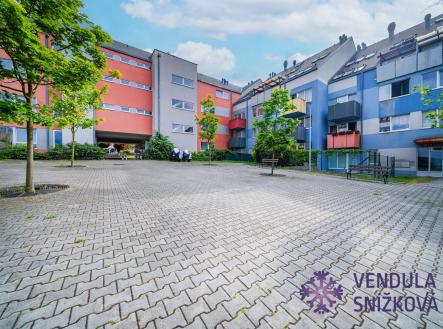 pohled na dům | Pronájem bytu, 2+kk, 64 m²