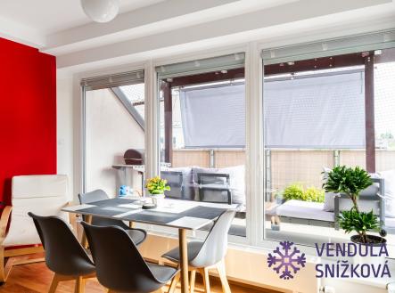 jídelní část se vstupem na terasu | Pronájem bytu, 2+kk, 64 m²