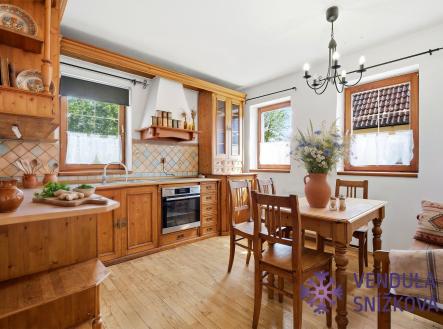 kuchyně hlavní dům | Prodej - dům/vila, 180 m²