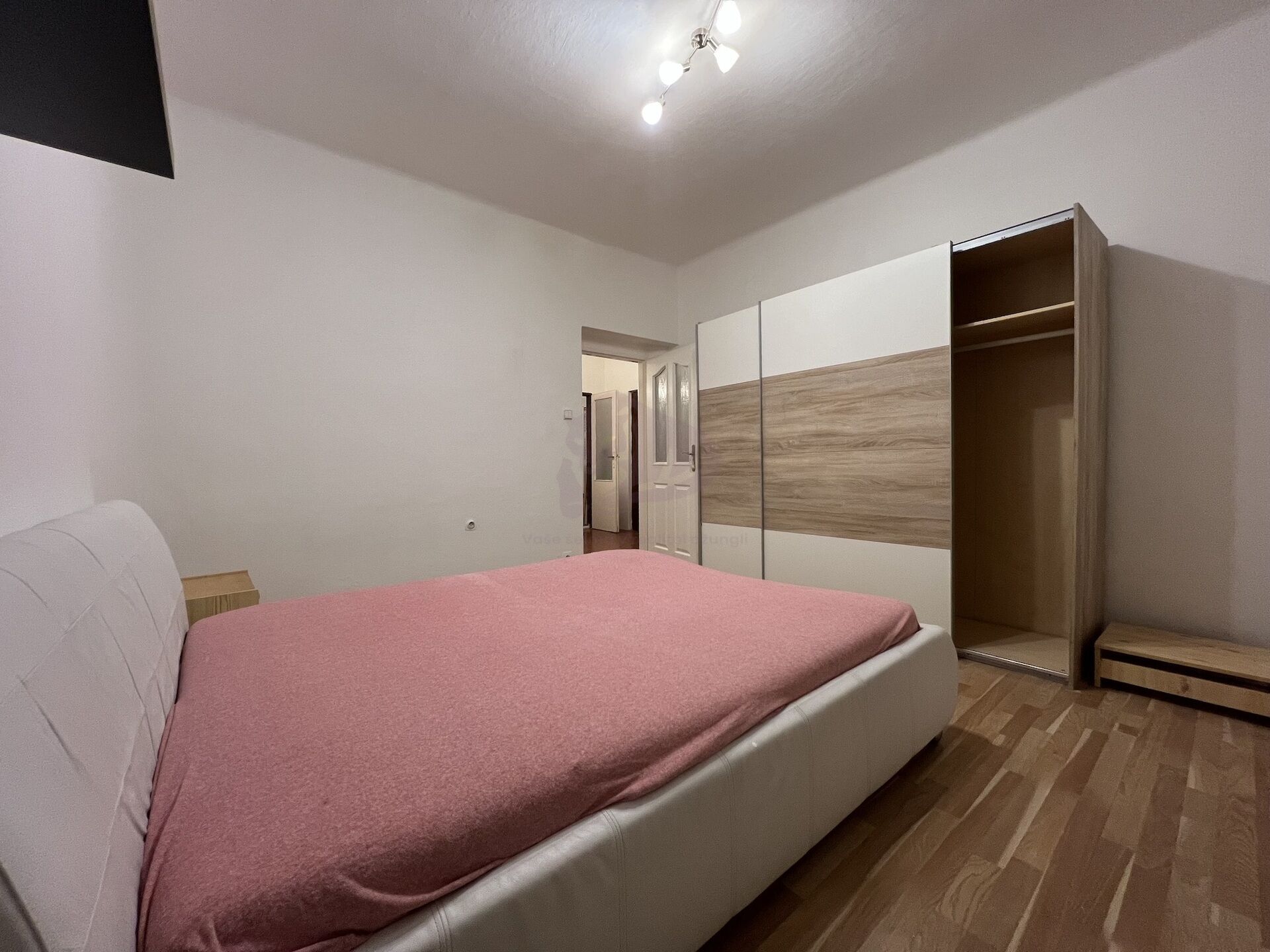 Pronájem bytu 1+1 38 m² U pily, Praha - Modřany