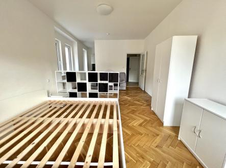 Pronájem bytu, 1+kk, 36 m²