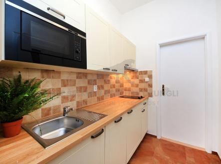 Pronájem bytu, 1+kk, 32 m²