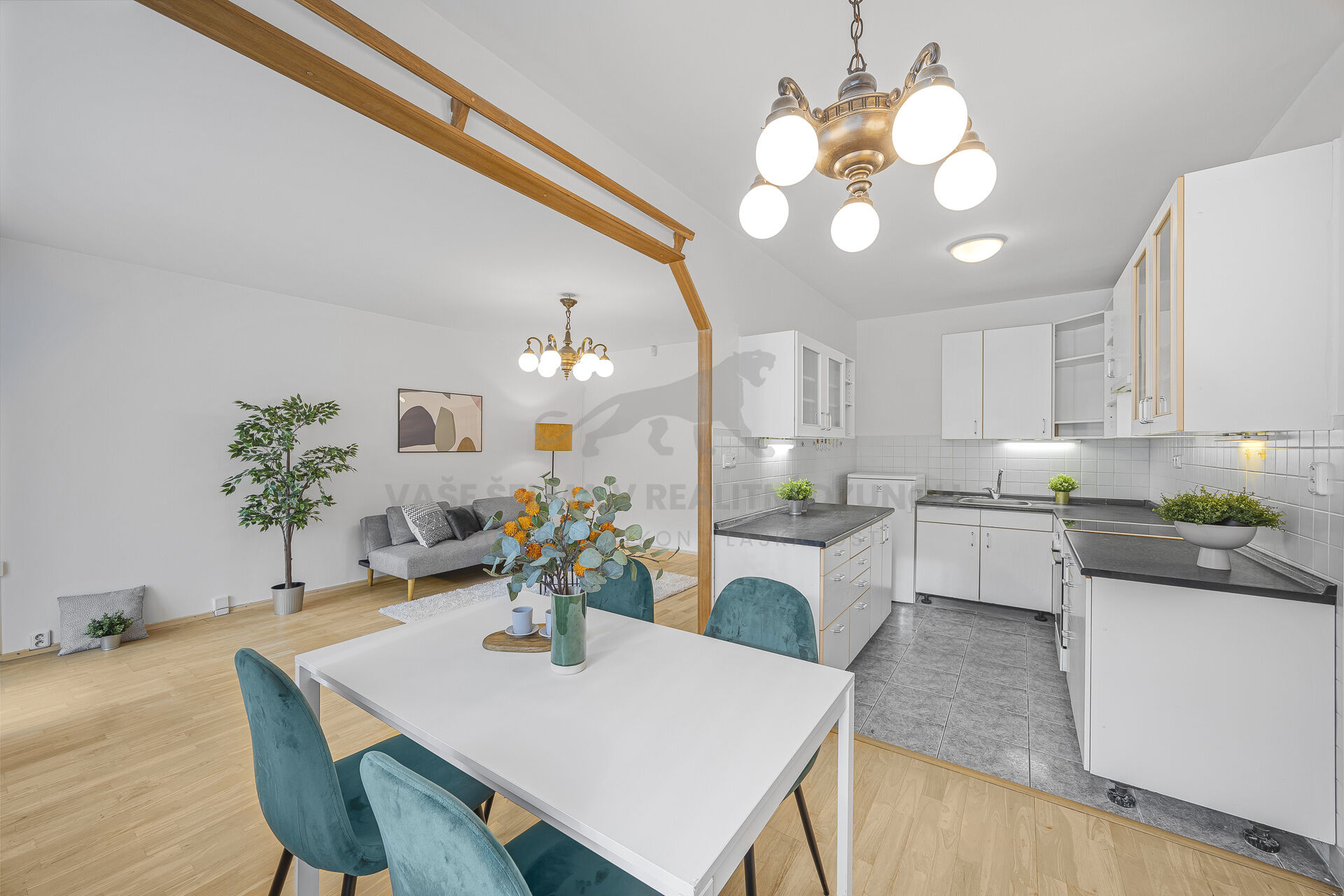 Tichý byt 3+kk u metra Flora s balkónem a 2 sklepy