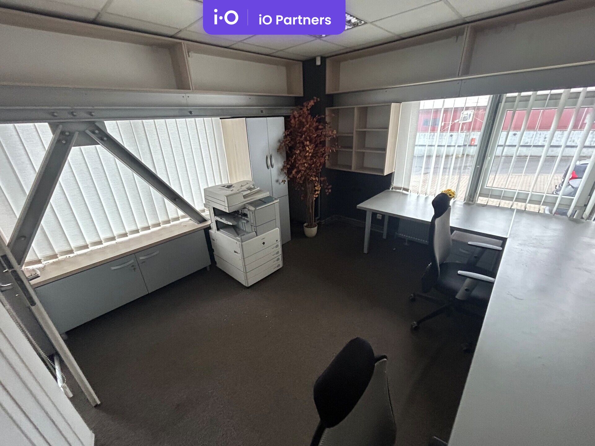 Pronájem - výrobně/ skladovací prostor, 282 m²