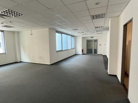 Pronájem - kanceláře, 178 m²