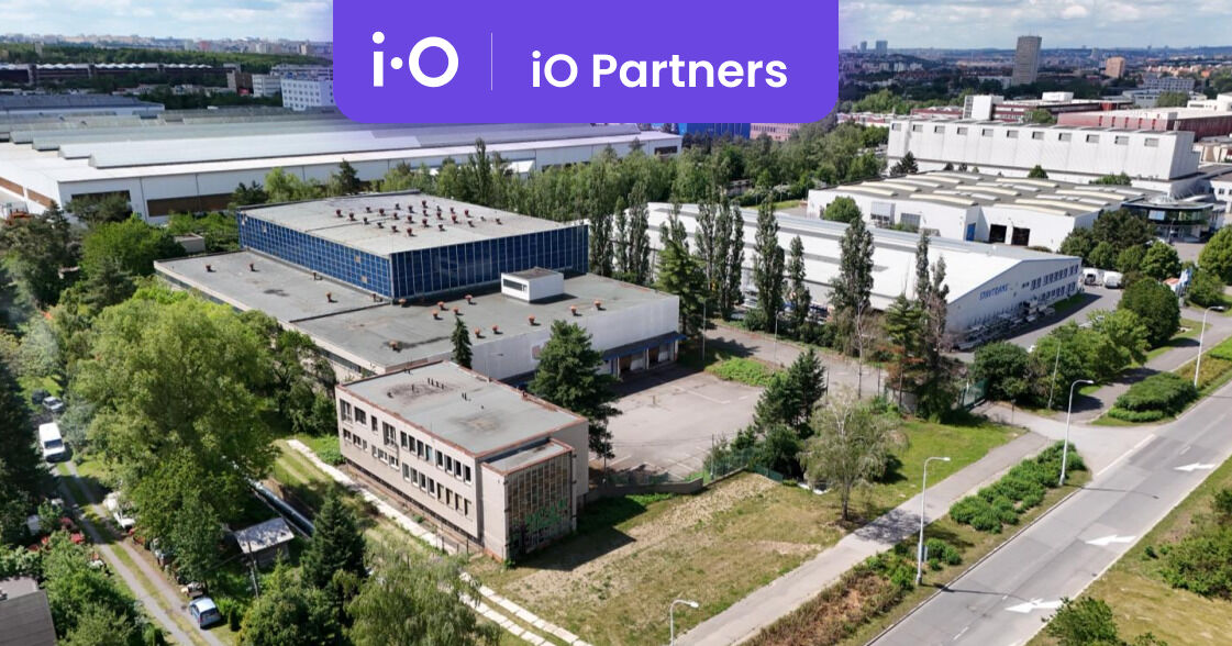 Pronájem - výrobně/ skladovací prostor, 1361 m²