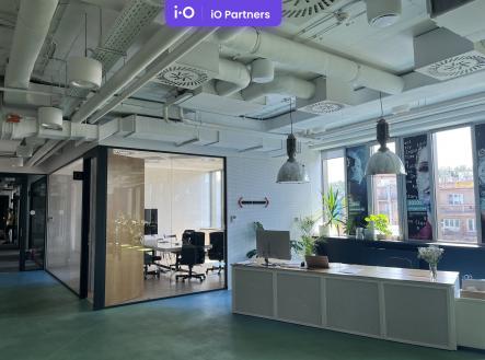Pronájem - kanceláře, 297 m²