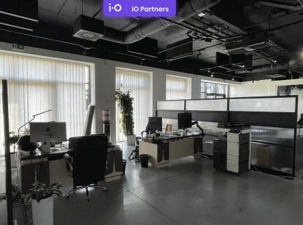 Pronájem - kanceláře, 430 m²