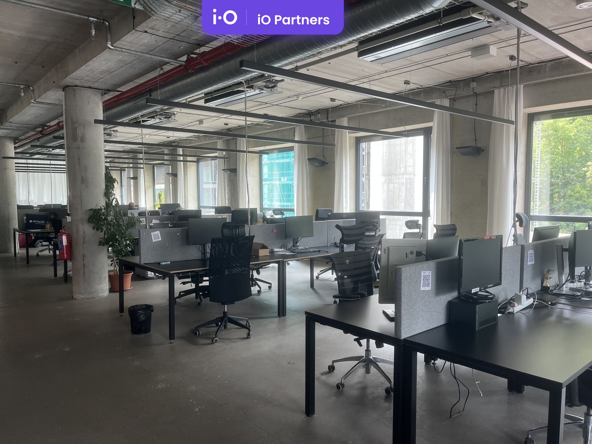 Podnájem exkluzivních kancelářských prostor v Karlíně - 879 m²