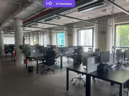 Pronájem - kanceláře, 1 797 m²