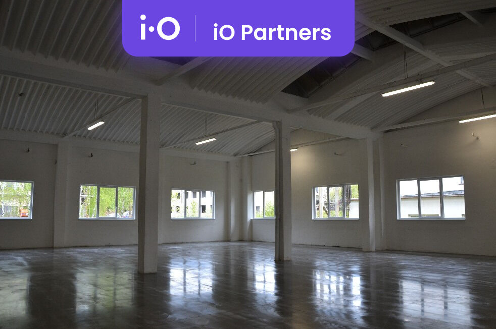 Pronájem - výrobně/ skladovací prostor, 950 m²