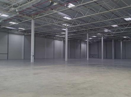 Pronájem - skladovací prostor, 2 000 m²