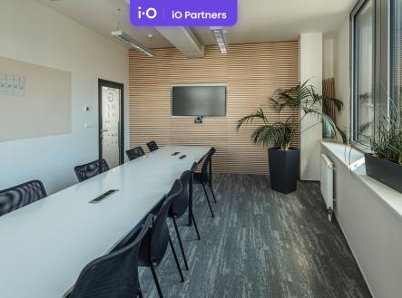 Pronájem - kanceláře, 537 m²