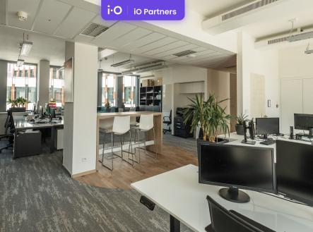 Pronájem - kanceláře, 537 m²