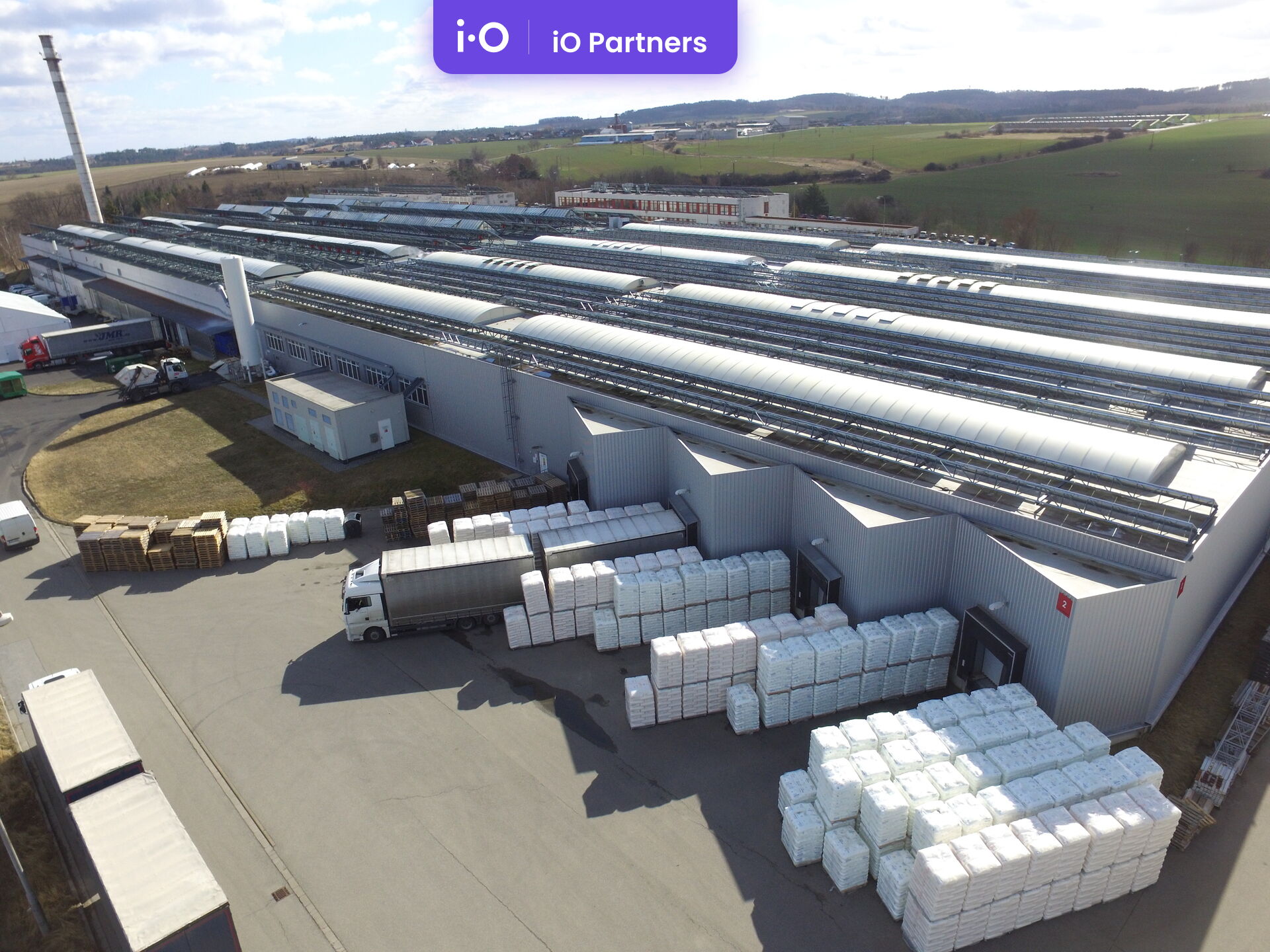 Pronájem - výrobně/ skladovací prostor, 1075 m²