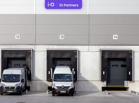 Pronájem - skladovací prostor, 1 500 m²