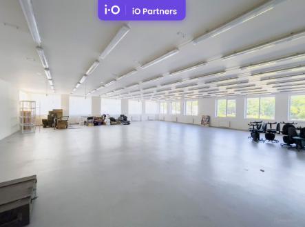 Pronájem - kanceláře, 1 500 m²