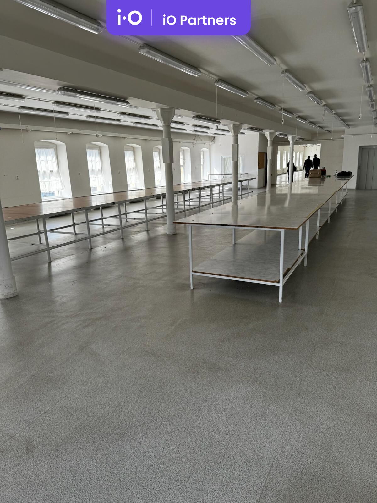 Pronájem - kanceláře, 1500 m²