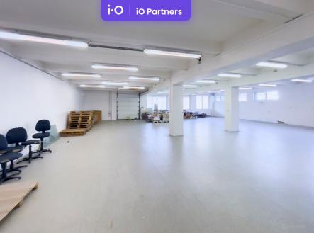 Pronájem - výrobní prostor, 1 500 m²