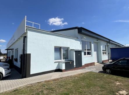 Pronájem - skladovací prostor, 240 m²