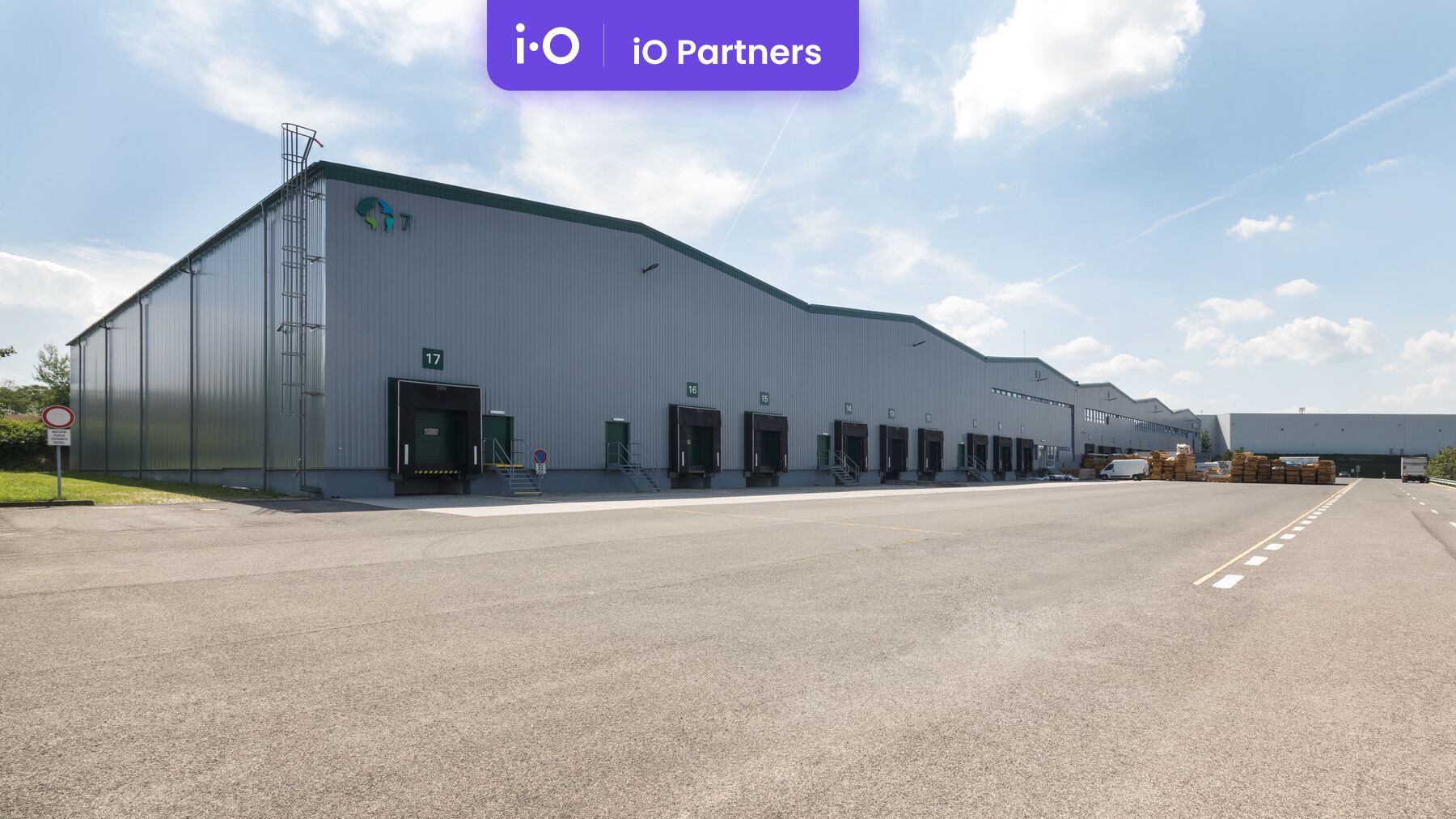 Pronájem - výrobně/ skladovací prostor,4 733 m²