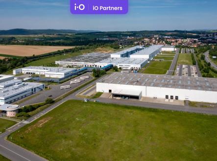 Pronájem - skladovací prostor, 1 600 m²