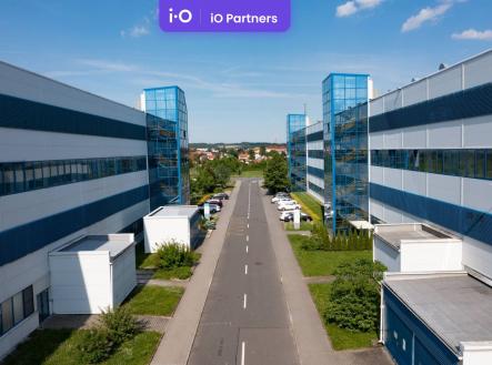 Pronájem - skladovací prostor, 1 600 m²