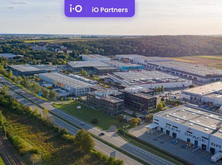 Pronájem - skladovací prostor, 12 420 m²