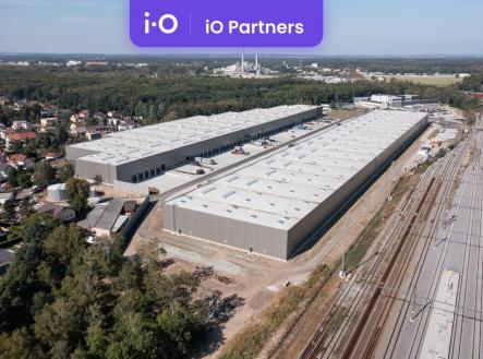 Pronájem - skladovací prostor, 7 823 m²