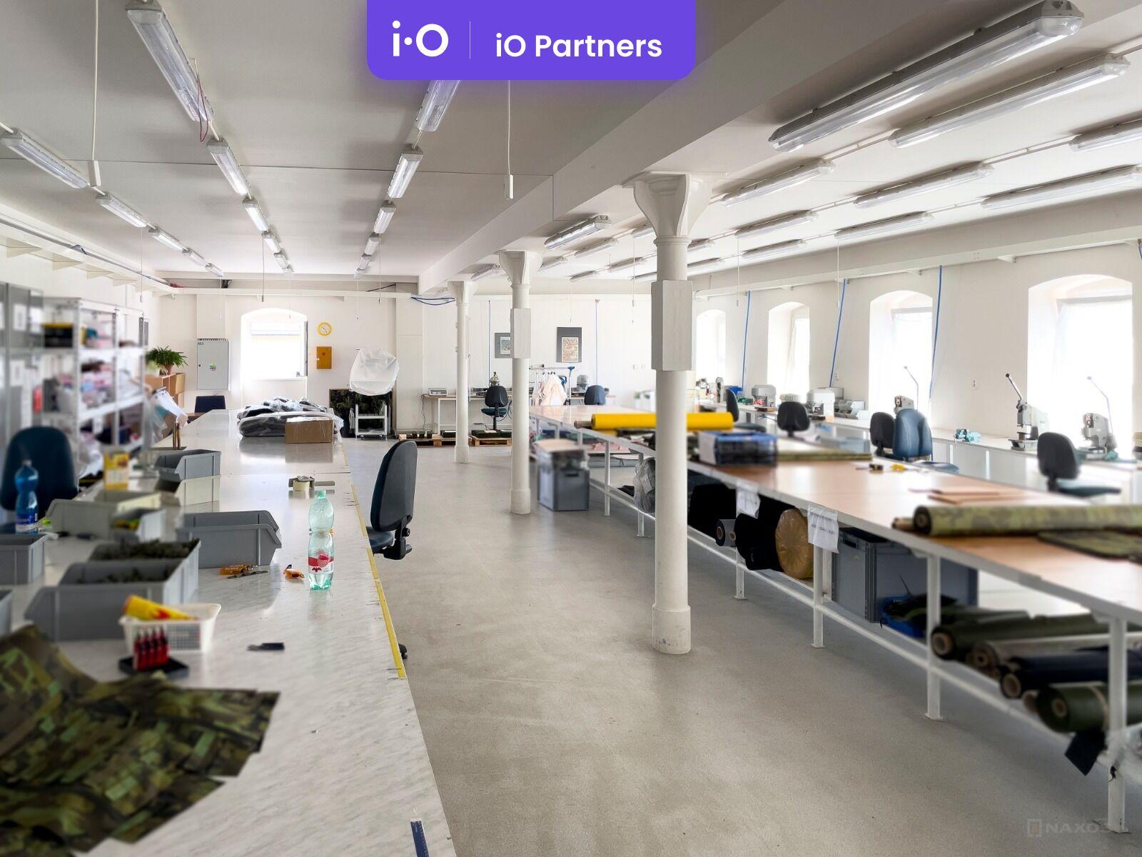 Pronájem - kanceláře, 200 m²