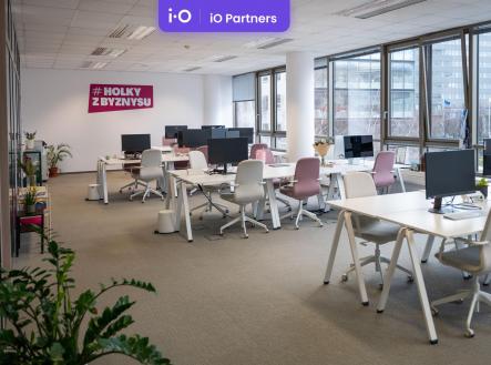 Pronájem - kanceláře, 311 m²