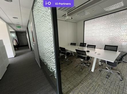 Pronájem - kanceláře, 466 m²